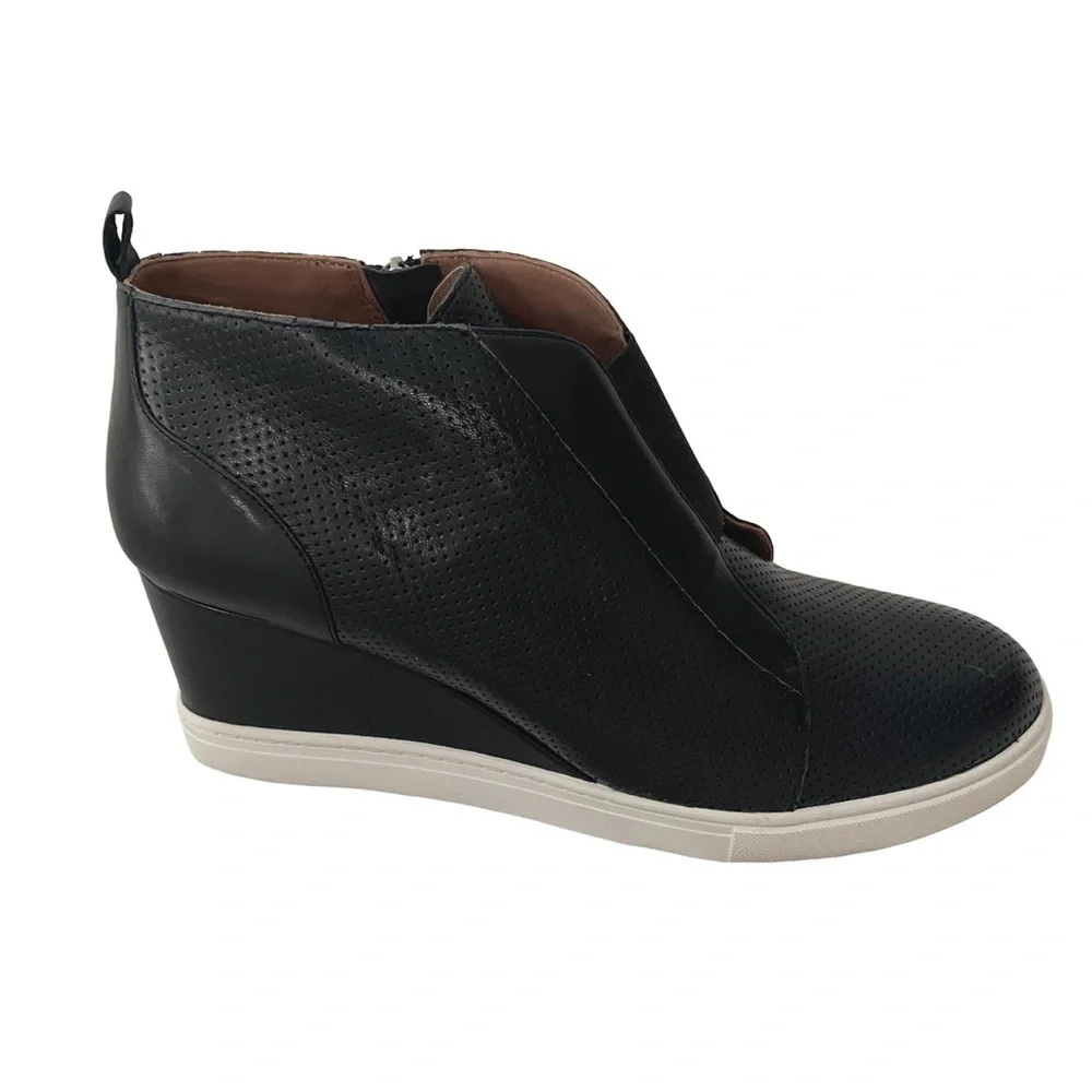 L.Paolo Black Wedge Ankle Boots